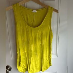 Silky smooth Club Monaco cotton tank in lime!